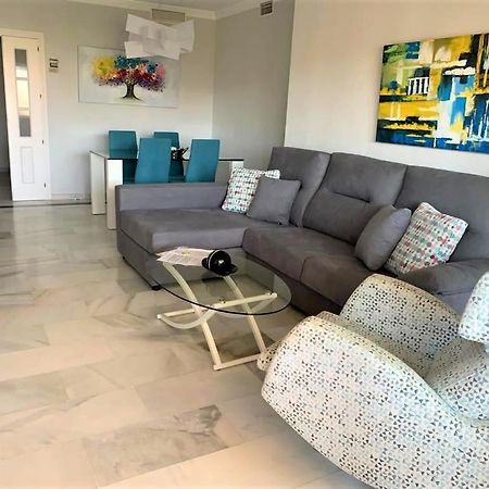 Frente A La Playa Fuengirola Dona Sofia E Apartman Kültér fotó