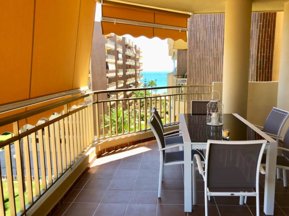 Frente A La Playa Fuengirola Dona Sofia E Apartman Kültér fotó