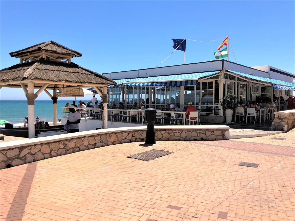Frente A La Playa Fuengirola Dona Sofia E Apartman Kültér fotó