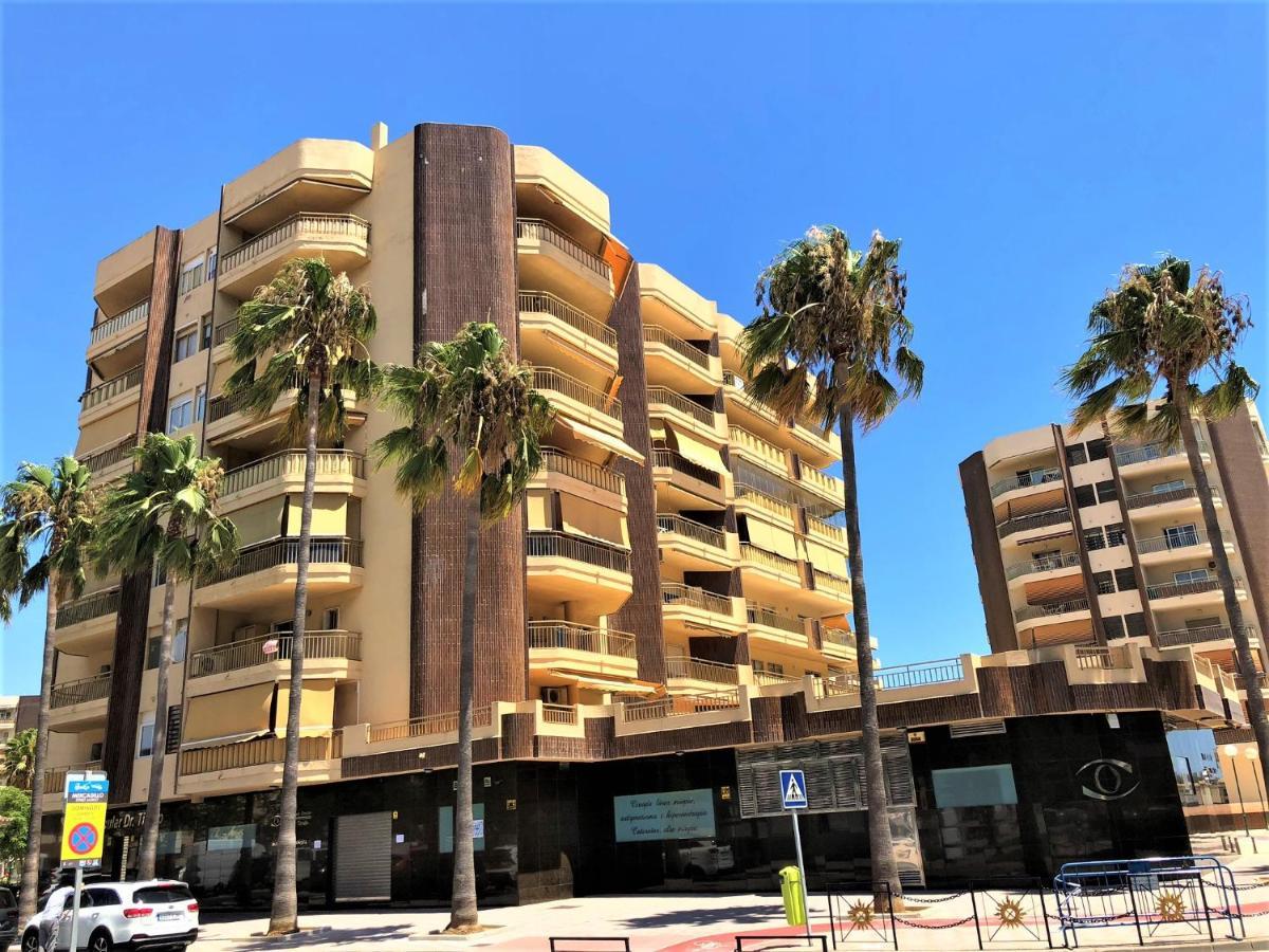 Frente A La Playa Fuengirola Dona Sofia E Apartman Kültér fotó