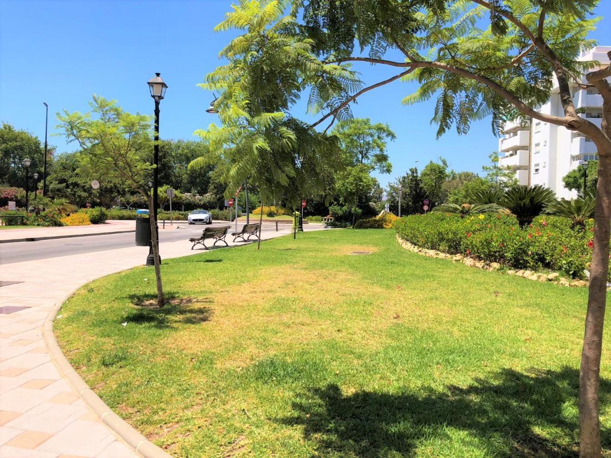 Frente A La Playa Fuengirola Dona Sofia E Apartman Kültér fotó