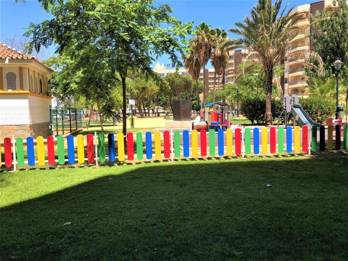Frente A La Playa Fuengirola Dona Sofia E Apartman Kültér fotó