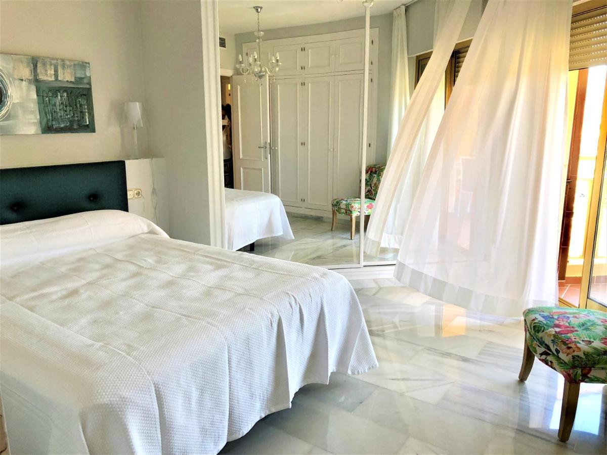 Frente A La Playa Fuengirola Dona Sofia E Apartman Kültér fotó