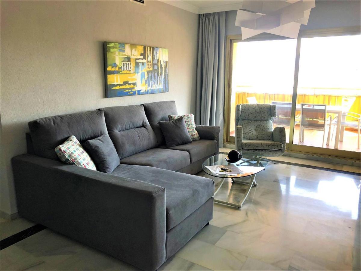 Frente A La Playa Fuengirola Dona Sofia E Apartman Kültér fotó